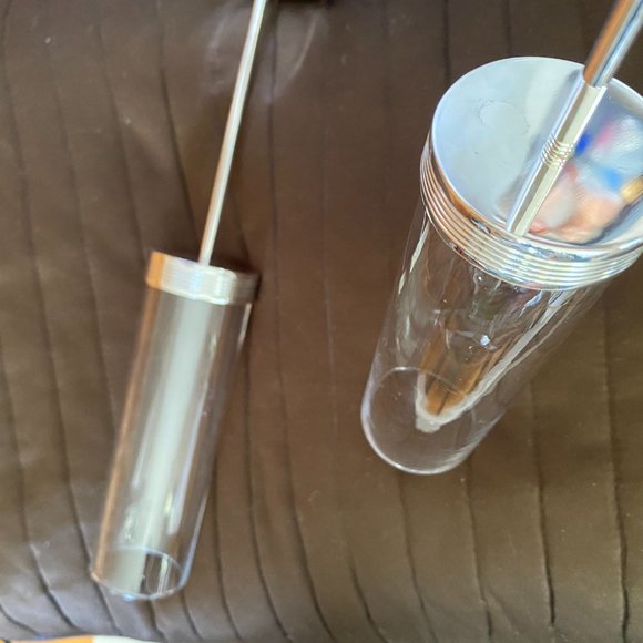 PAIR OF CANDLE HOLDER SILVER PLATE VERA WANG - Picture 2 of 3